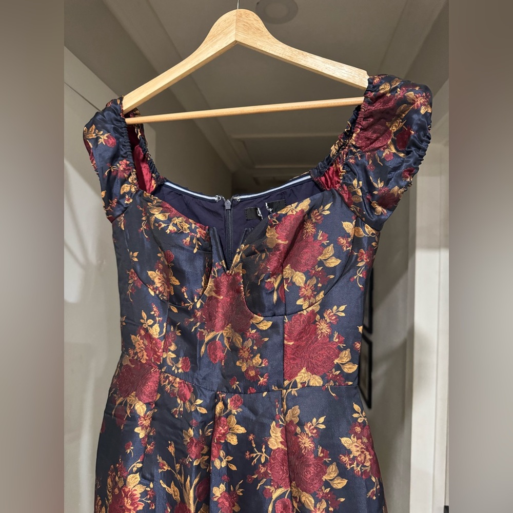 Lulus New Glam Midnight Blue Floral Jacquard Off-the-Shoulder Jumpsuit Sz S NEW - Picture 6 of 10